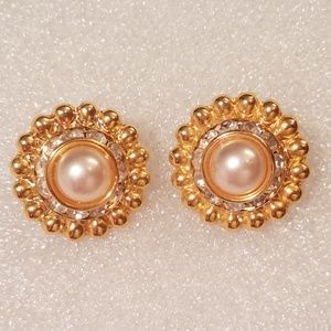 Tidings of Love Pearl / Swarovski Crystal Earrings